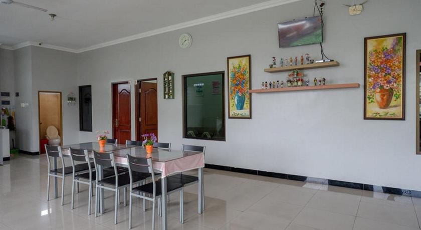 RedDoorz Syariah @ Sunan Bonang Magelang Hotel in Indonesia