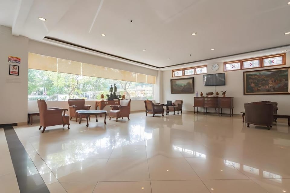 Hotel Yehezkiel Surapati Mitra RedDoorz Hotel in Bandung