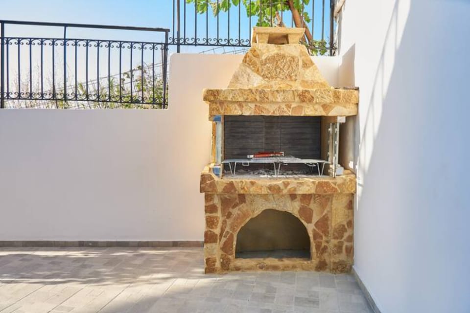 Gorgeous Lake Kournas Villa★Brand New Private Pool Villa in Crete