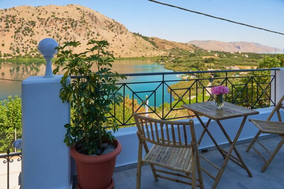 Stunning Lake Kournas Retreat★ 2 New Private Pool! Villa in Crete