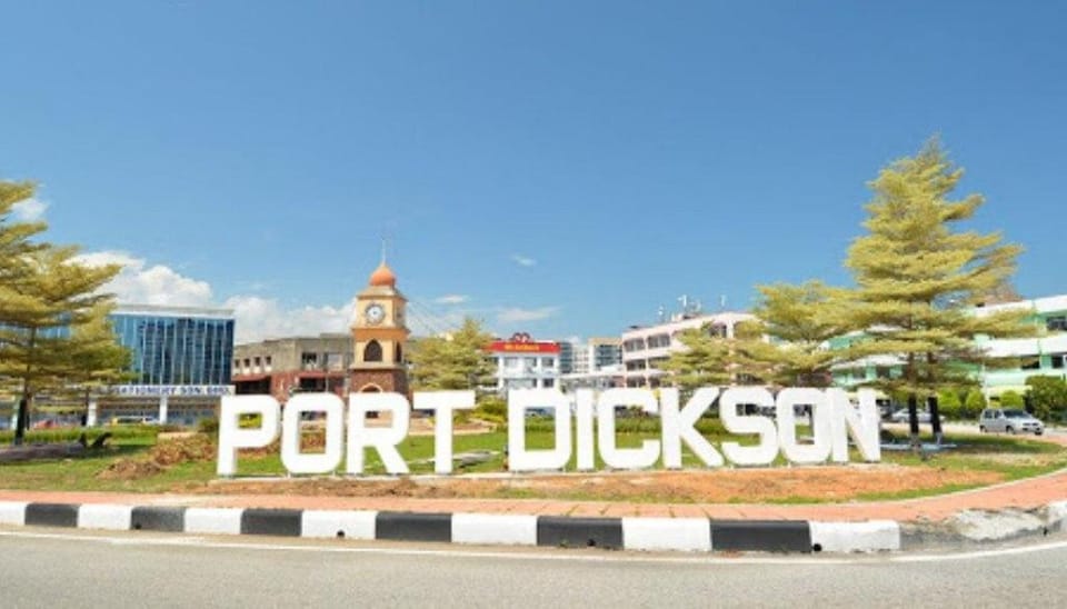 Glory Beach Resort [6pax][Swimming Pool &beach ] Apartment in Port Dickson