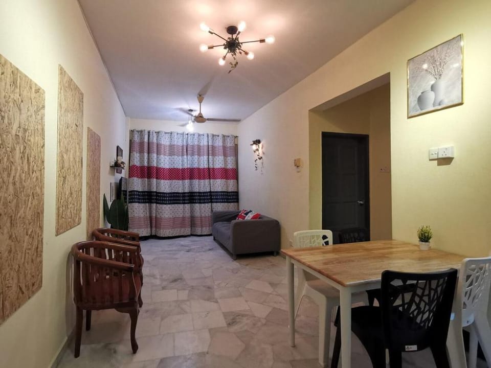 Glory Beach Resort [6pax][Swimming Pool &beach ] Apartment in Port Dickson