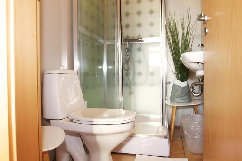 Alfar Guesthouse- Quadruple Room 8 Apartment in Kopavogur