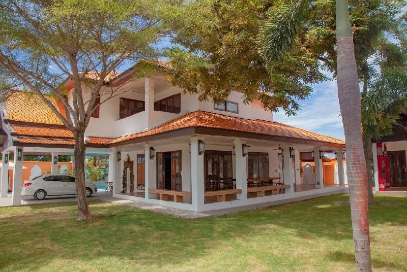 Pattaya vip pool village house P01 Villa in Pattaya City