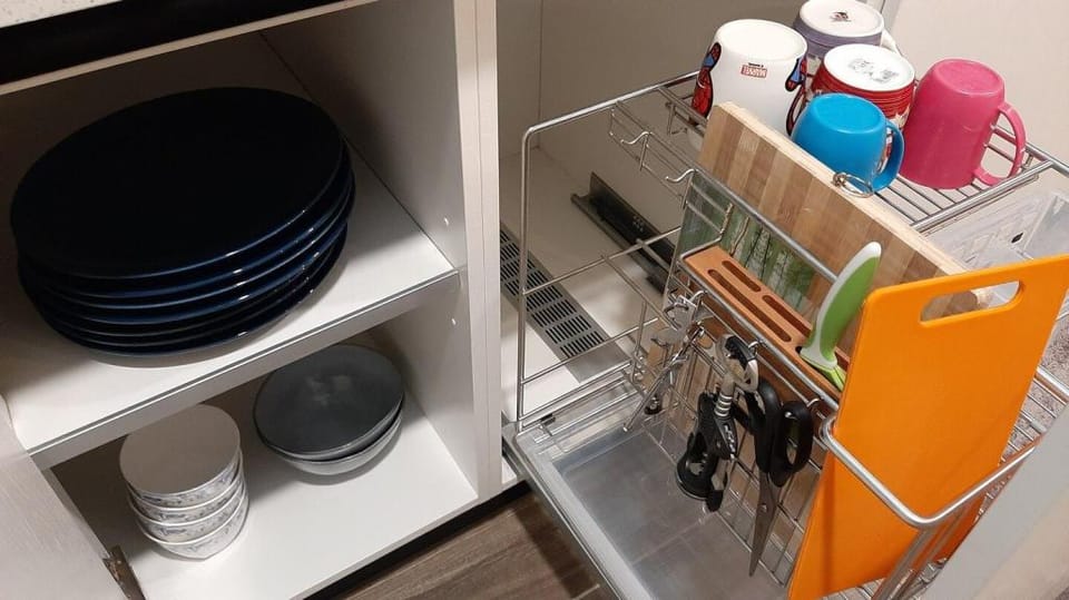 King Bed, Full Kitchen, Sanitized: Jazz 2 Apartment in Kuching