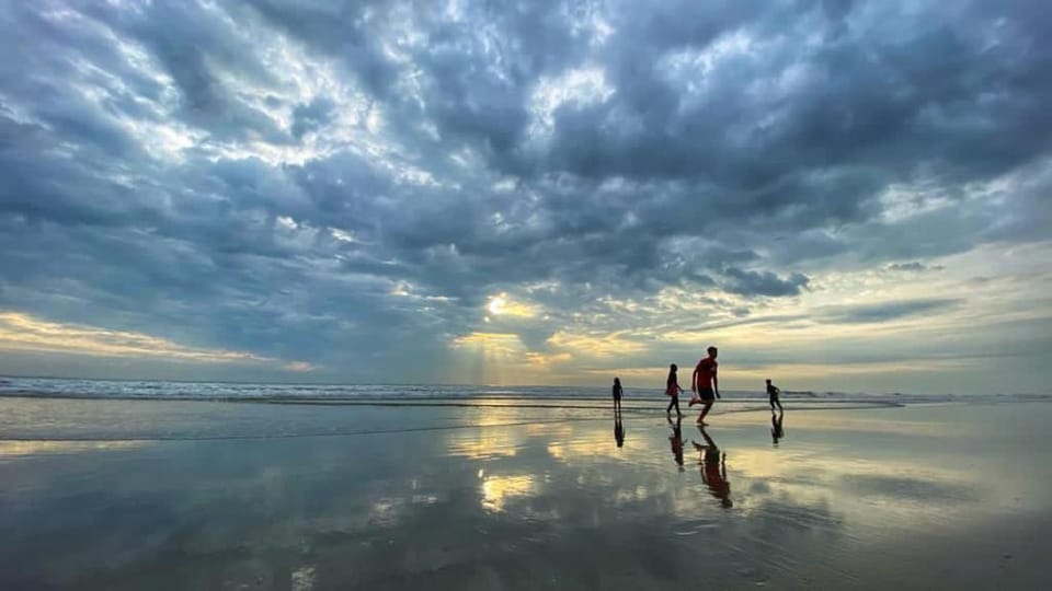 Spora @ Timurbay Sunsetview (FREE WIFI & NETFLIX ) Apartment in Terengganu, Malaysia