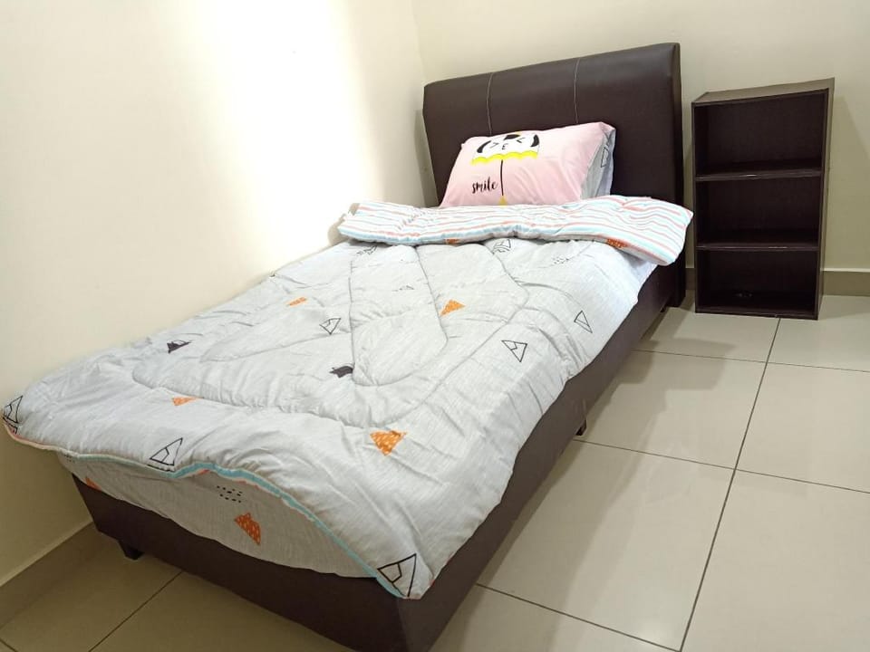 Cozy Home with 3 rooms 5 pax @Bm Bandar Perda Apartment in Penang