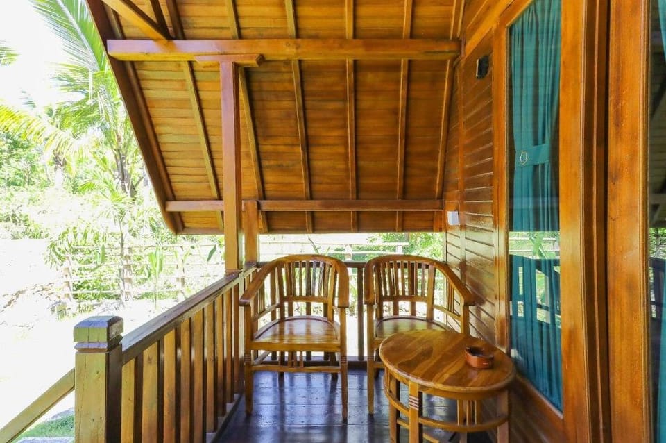 Twin Bed Room- Nyuh Gading Bungalow - Nusa Penida Vacation rental in Nusapenida