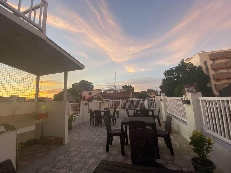 flip-flops hostel 1850 Villa in Pasay