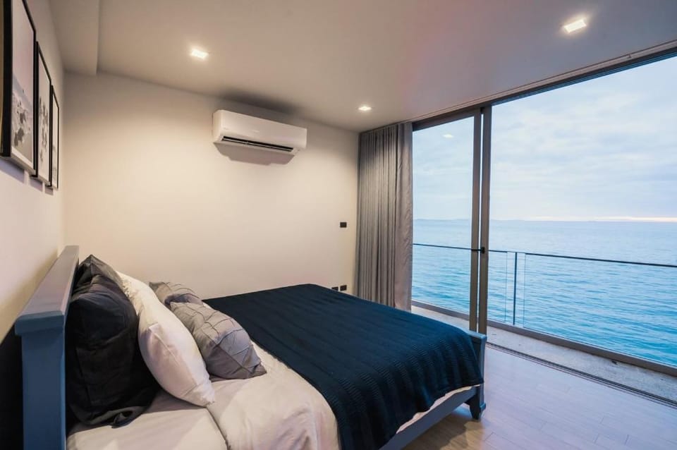 Sandbox Beachfront Villa 2 Villa in Chon Buri Changwat