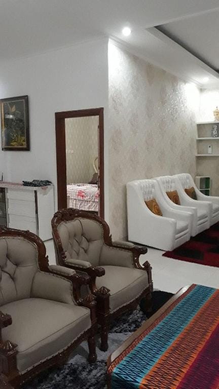 Villa faher Villa in Cisarua