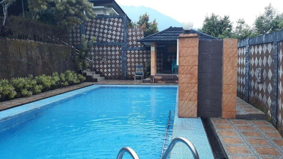 Villa faher Villa in Cisarua