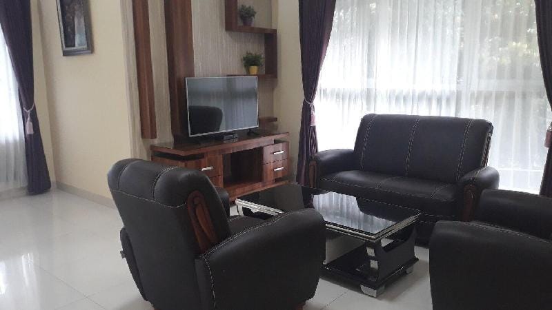 Villa dira Villa in Cisarua