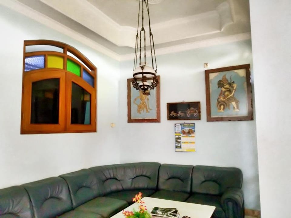 Anyelir Guest House Condong Catur, Yogyakarta Villa in Special Region of Yogyakarta