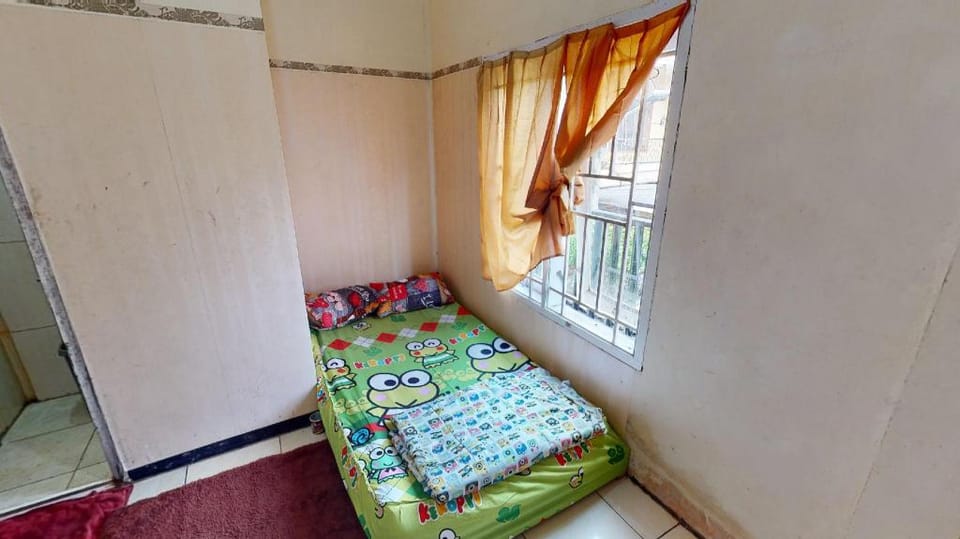 Homestay Anjas backpacker kamar ekonomis Apartment in Batu