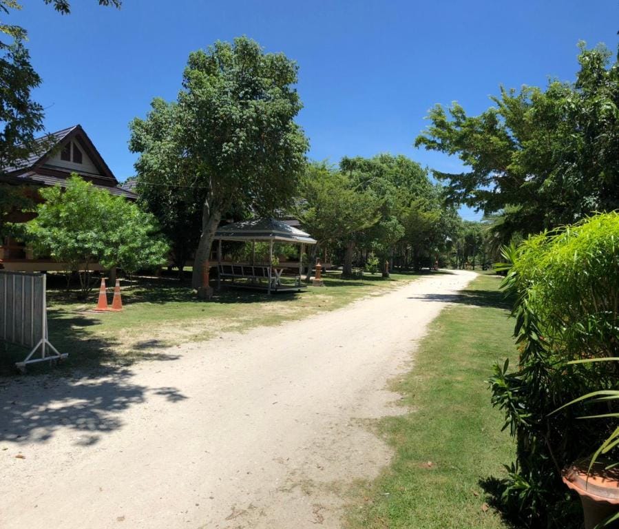 Suanthip Resort Banchang Vacation rental in Chon Buri Changwat