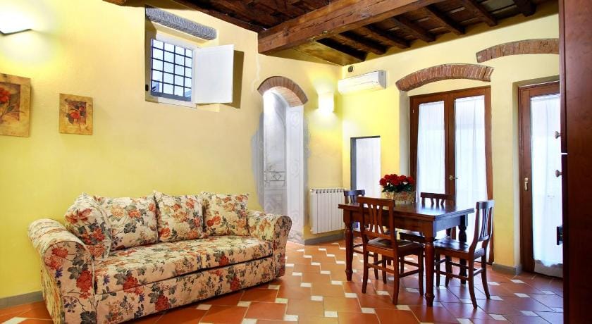 ALERI Few meters from station - historical center Apartment in Florence