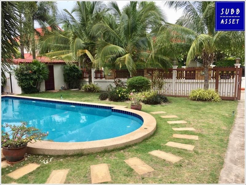 PoolVilla for 10 Persons | Crystal View Huahin Villa in Nong Kae