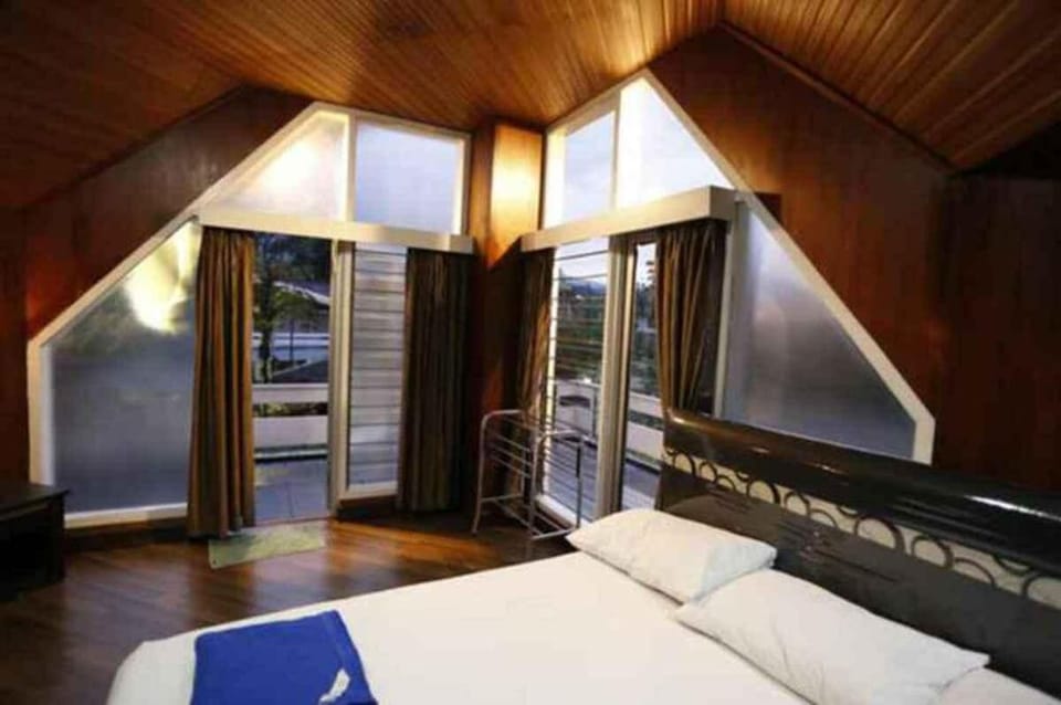 Cibeureum Houses Vacation rental in Cisarua