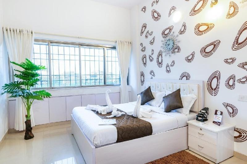 Cozy Room in Main Street Bandra. Private Room  Vacation rental in Mumbai