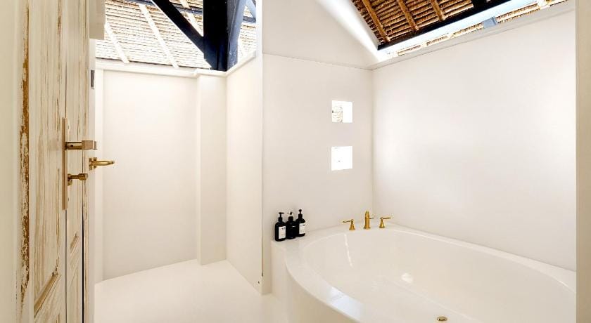 Villa de Malicott Athena Hotel in Kuta