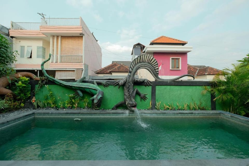 Kadek Bagus Guesthouse Denpasar Mitra RedDoorz Bed and Breakfast in North Kuta