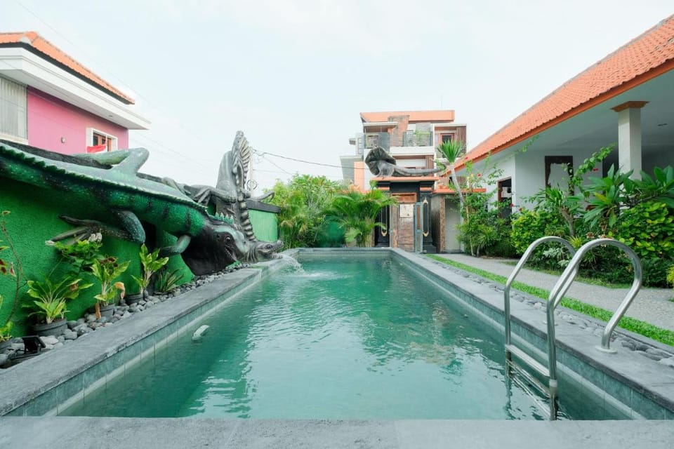 Kadek Bagus Guesthouse Denpasar Mitra RedDoorz Bed and Breakfast in North Kuta