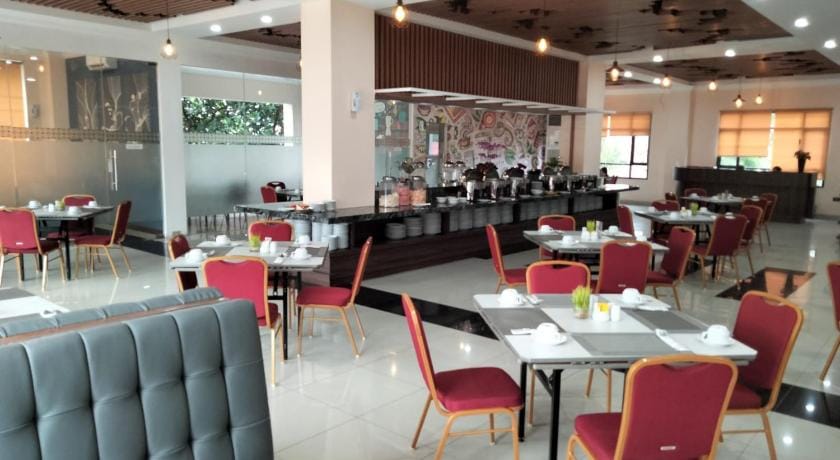 UNP Hotel and Convention Center Hotel in Padang