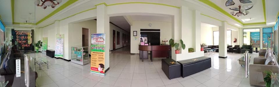 Hotel Grand Palm Hotel in Batu