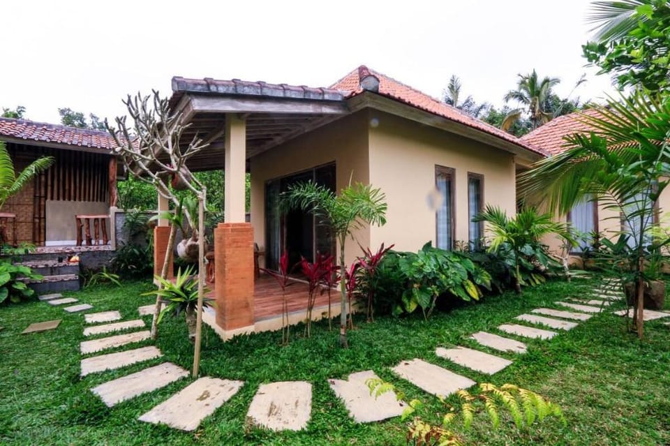 Dewa jati house #1 Vacation rental in Tampaksiring