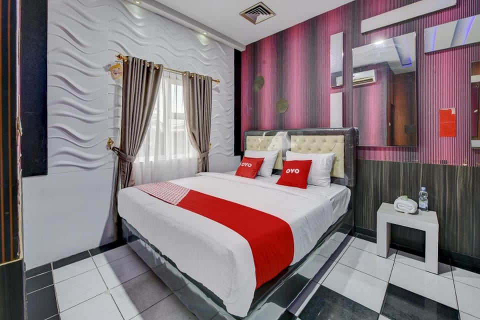 Hotel O near Tugu Simpang Haru formerly Zaara Guest House Hotel in Padang