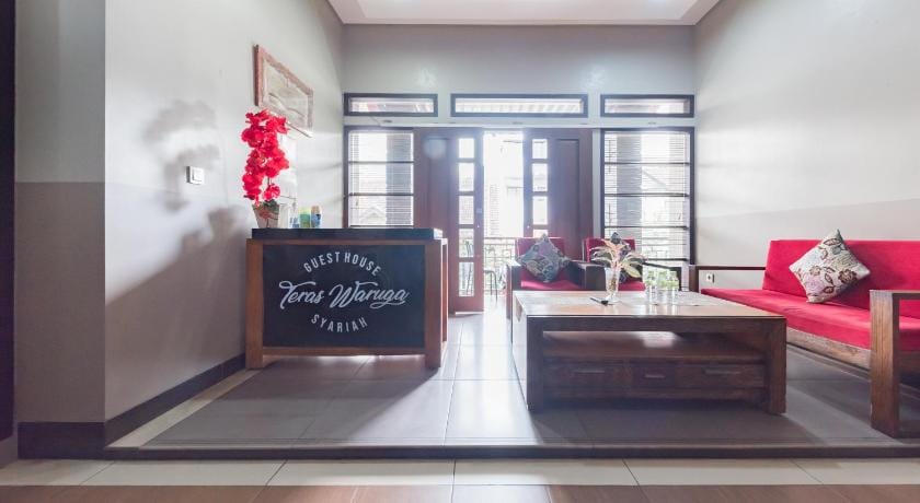 OYO 90026 Guest House Teras Waruga Syariah Hotel in Parongpong