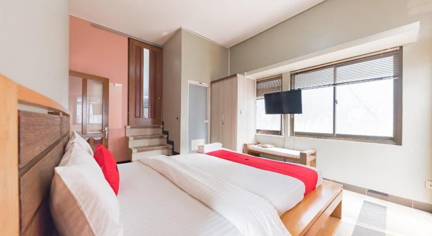 OYO 90026 Guest House Teras Waruga Syariah Hotel in Parongpong
