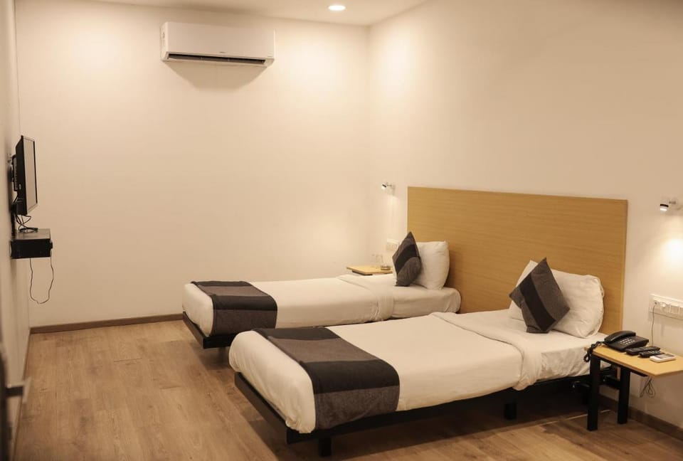 HOTEL SIGNATURE INN Apartment in Maharashtra