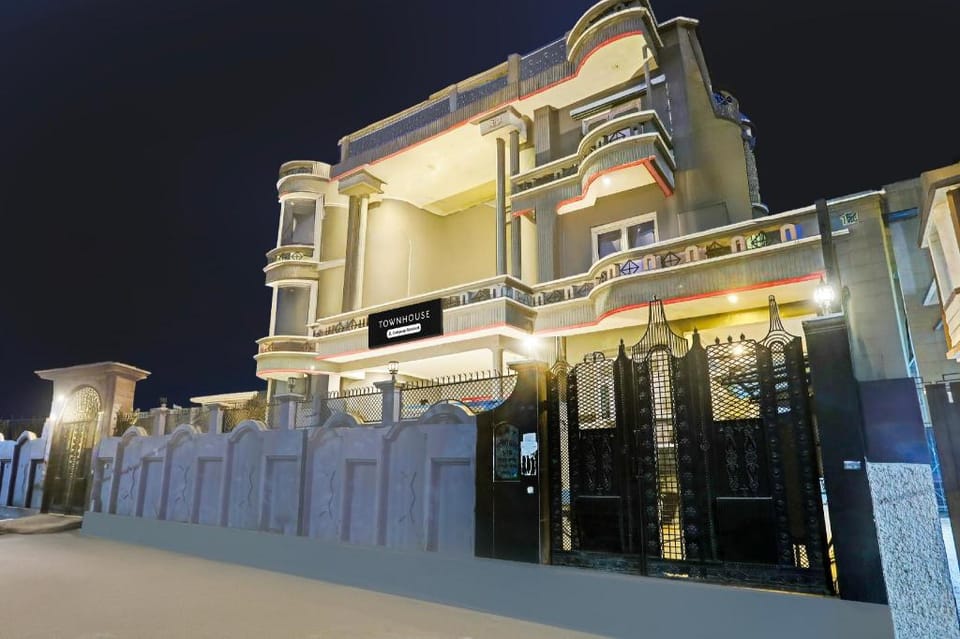 Super Townhouse Vijay Khand Gomti Nagar Hotel in Lucknow