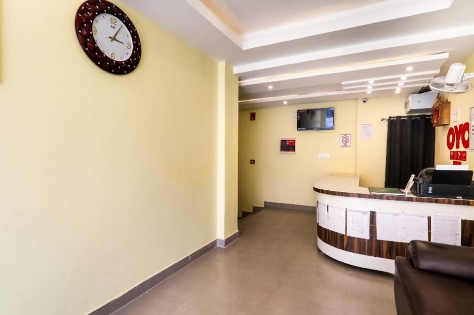 Collection O Sr Inn Hotel in Lucknow