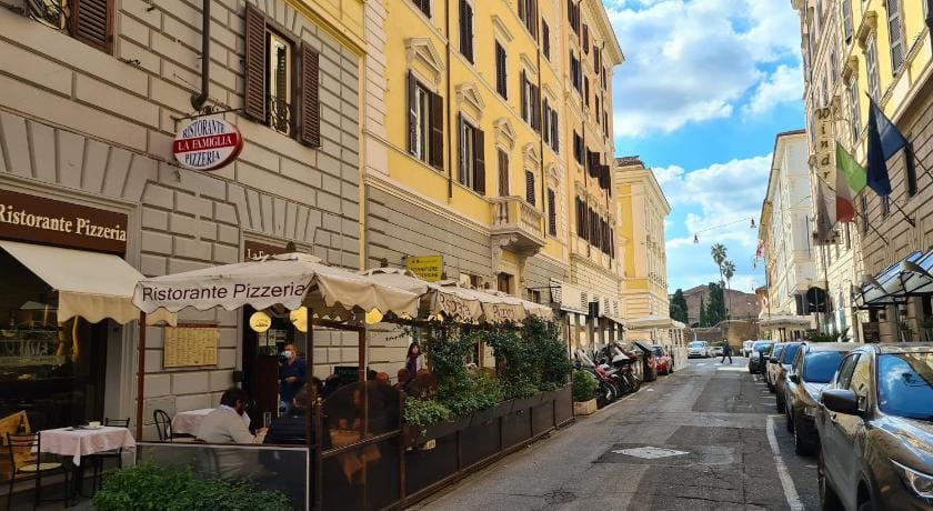 BnB Rooms And Comfort Hotel in Rome