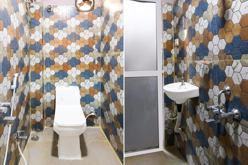 Hotel O by OYO Sharan Guest House Hotel in Kolkata