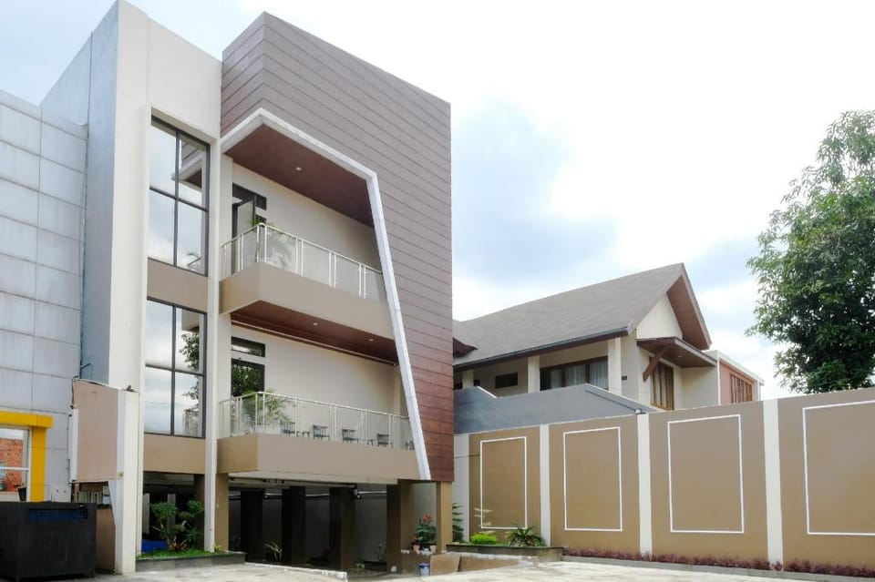 RedDoorz near Moro Mall Purwokerto 2 Bed and Breakfast in Indonesia