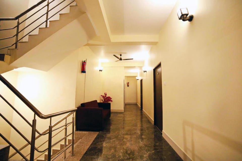 Sada Shiv Guest House near Kashi vishwanath temple & Ganga River Hotel in Varanasi