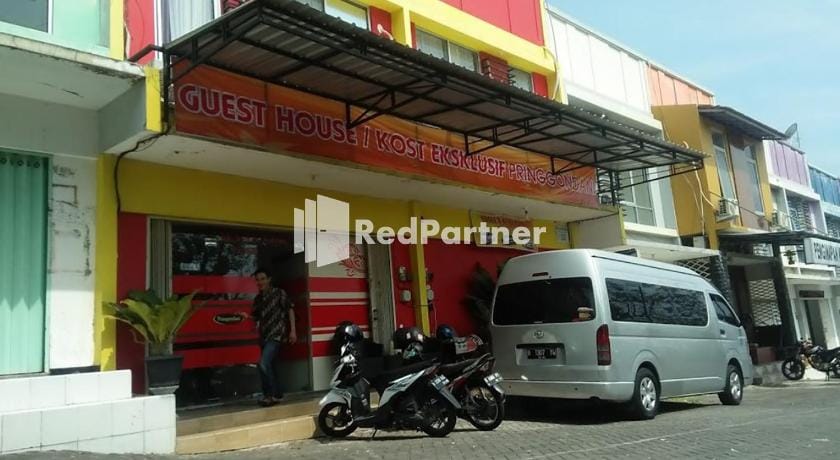 Pringgondani Guest House Semarang Bed and Breakfast in Indonesia