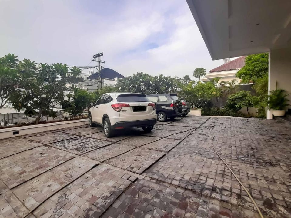 Bangka Suite Mitra RedDoorz Bed and Breakfast in South Jakarta City