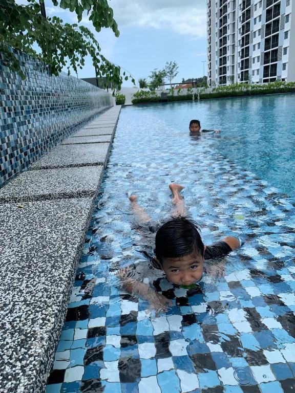 Desaru Utama Apartment w Karaoke,Netflix,Pool View Apartment in Johor