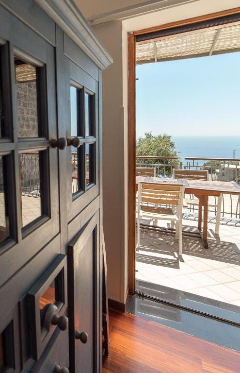 Venere House With Sea View & Pool  Apartment in Campania