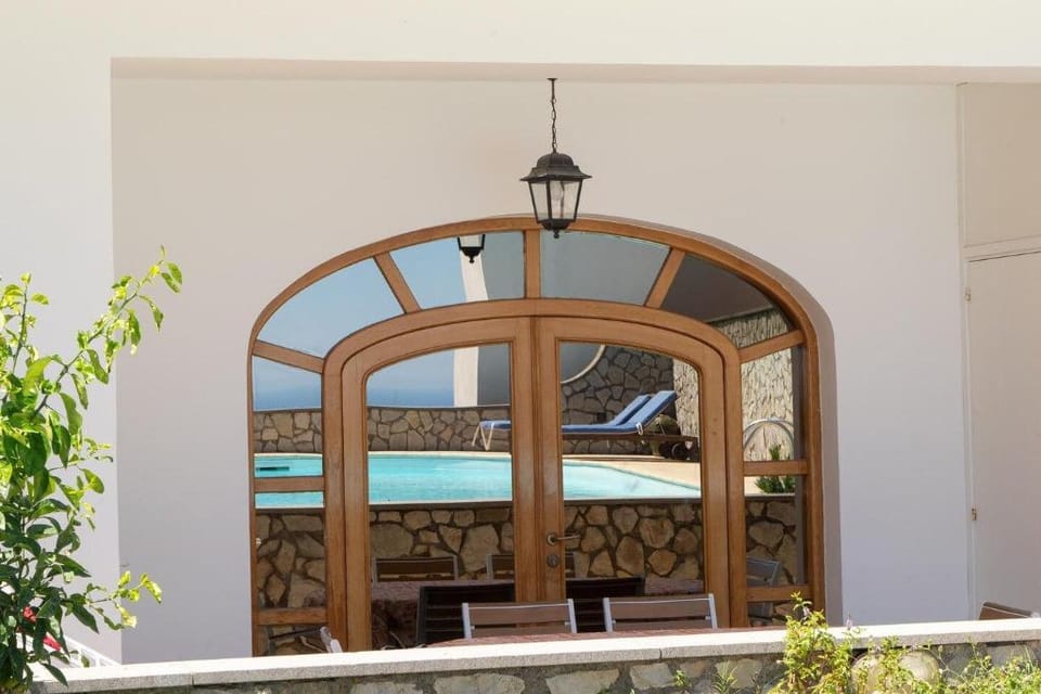 Saturno House Pool &  Sea View Apartment in Campania