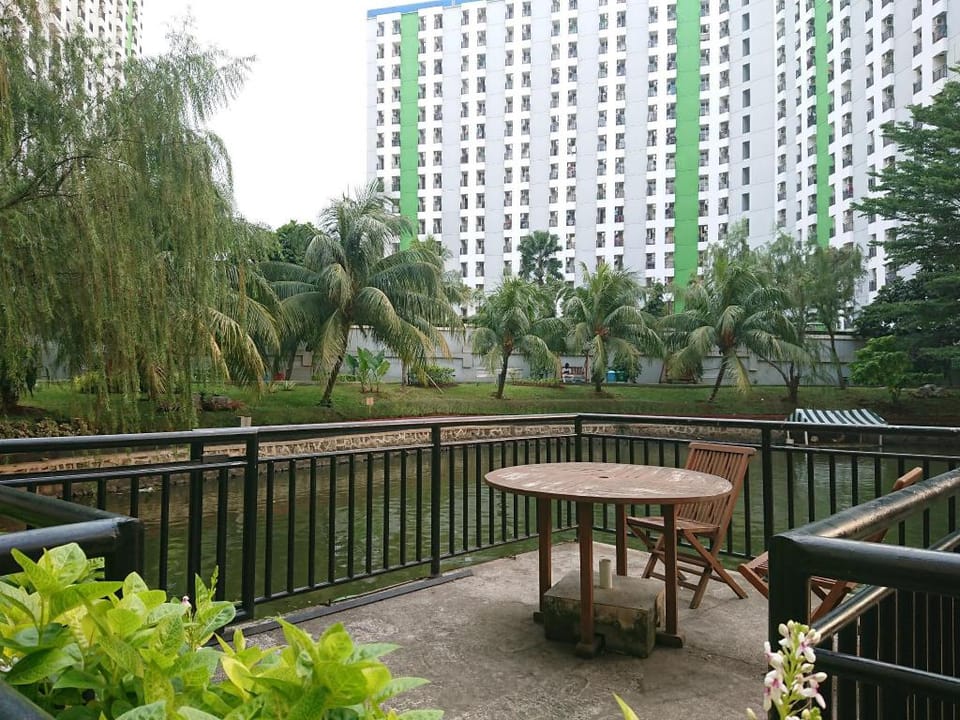 Apartment Green Lake View Ciputat by Celebrity Room Hotel in South Jakarta City