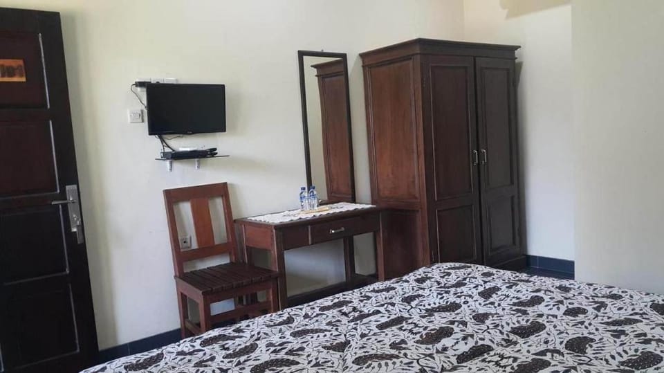 Superior Double Bed for 2 at Rumah Cartra 2 Vacation rental in Indonesia