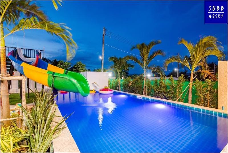 Poolvilla for 30 Persons | Center of Huahin Villa in Nong Kae