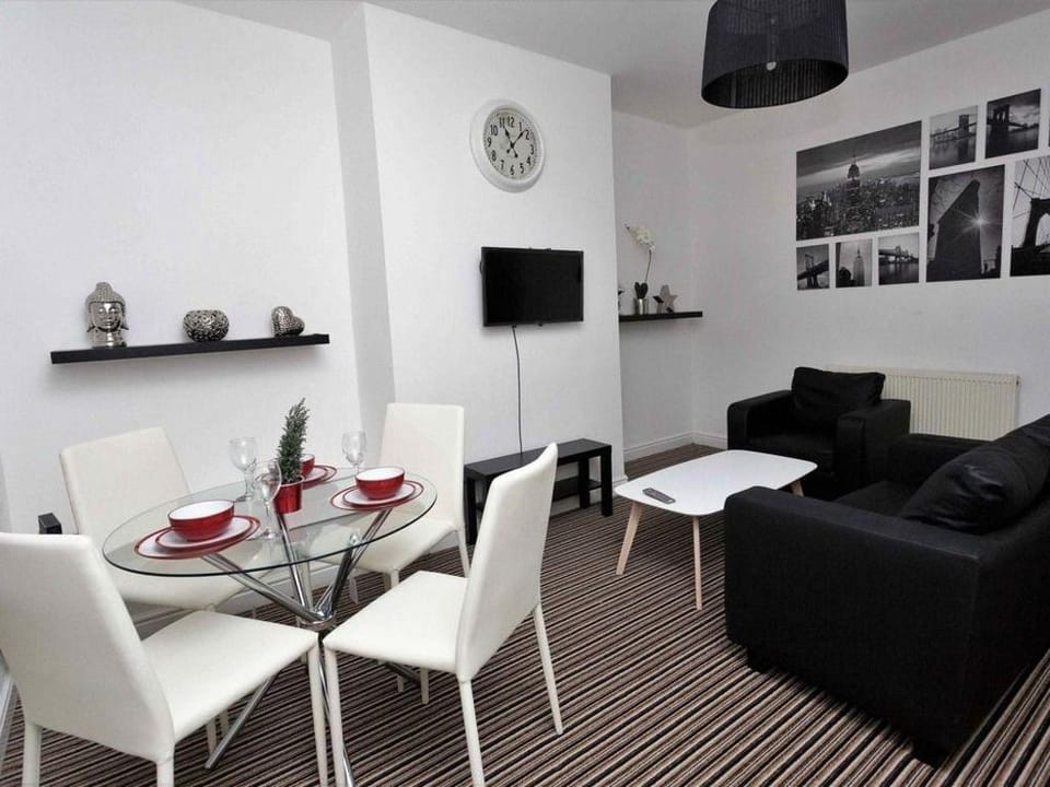 Kirkstall House Apartment in Leeds