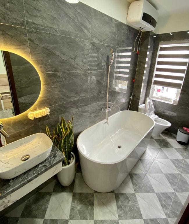Khanh Phong Apartment Waterfront 1 BR. Apartment in Laos